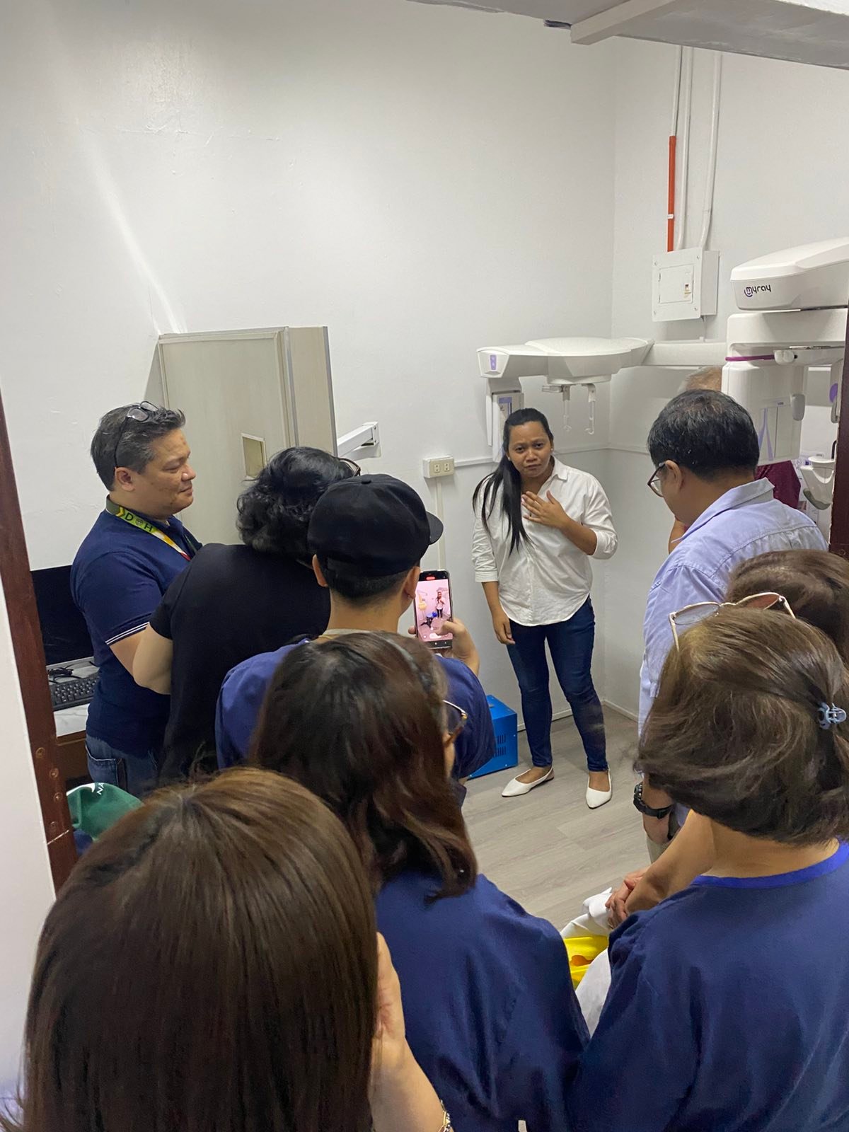 SPMS team conducting an in-clinic imaging demonstration
